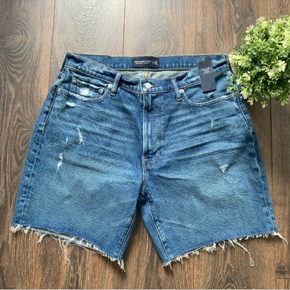 Abercrombie & Fitch Relaxed Fit Stretch Distressed 90's Denim Shorts